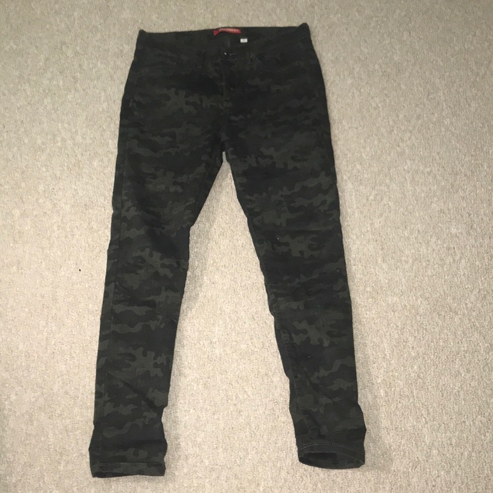 Low rise camo print jeans
